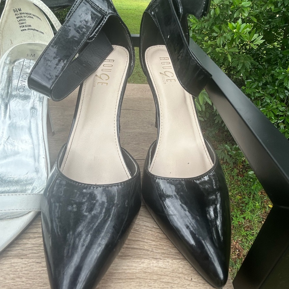 Rouge Helium Glossy Black Heels